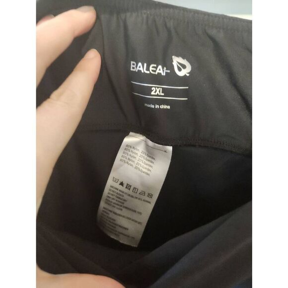 BALEAF Women ’s Cycling Pants Cropped Fit Padded Seat Black Size 2X - Picture 2 of 4